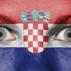 Dobrodošli u zemlju mučenja Plakati protiv Hrvatske postavljeni uz granicu sa BiH