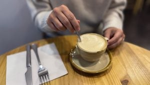 Dodavanje ovog sastojka u kafu jača imuni sistem i smanjuje želju za slatkišima