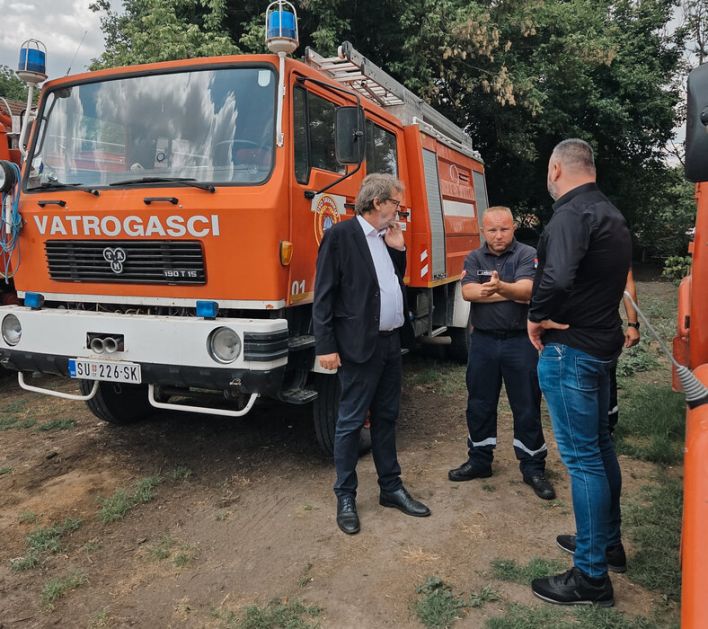 Dodeljena oprema dobrovoljnim vatrogasnim društvima u okviru prekograničnog projekta Srbija – Mađarska