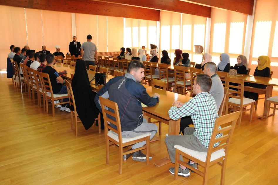 Dodijeljeni indeksi brucošima na Fakultetu za islamske studije