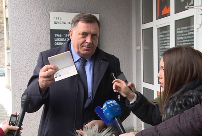 Dodik: BiH je samo moje radno mjesto, putovat ću sa srbijanskim pasošem, više volim Srbiju nego BiH