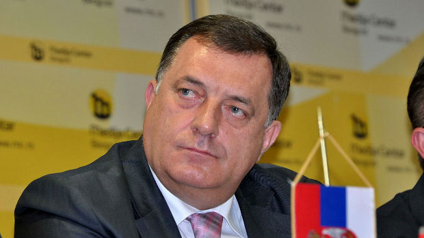 Dodik: Umišljeni mirotvorac Mesić opet nosi ustaško odelo