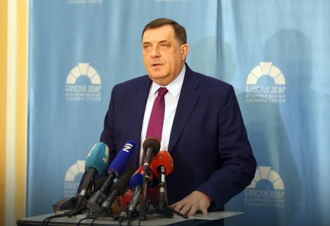Dodik čestitao Vučiću i građanima Srbije Dan državnosti