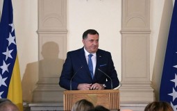 
					Dodik hoće sednicu putem video linka, Džaferović tvrdi da to nije moguće 
					
									