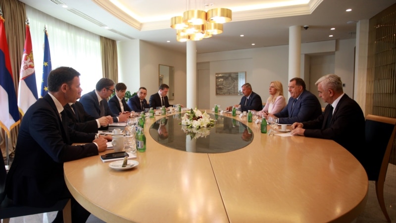 Vučić posle sastanka s Dodikom: Nametnuta rešenja suprotna Dejtonskom sporazumu