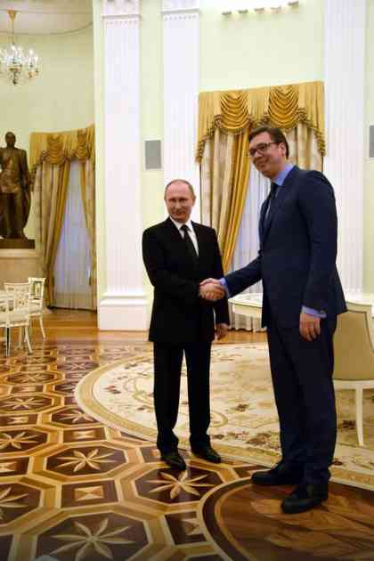 Dojče vele: Srpski selfi sa Putinom ne znači ništa