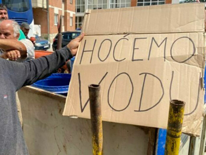 Dok voda zbog kvarova teče niškim ulicama, česme na jugu Srbije i dalje suve