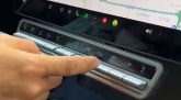 Dosadio mu touchscreen – ugradio dugmiće u Teslu VIDEO