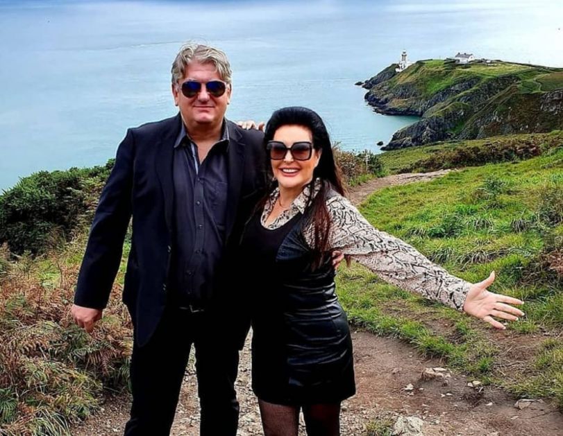 Dragana Mirkovic i muž Toni se skinuli u kupaće na bazenu luksuznog hotela u Grčkoj: Pogledajte fotku koja je u sekundi zapalila Instagram