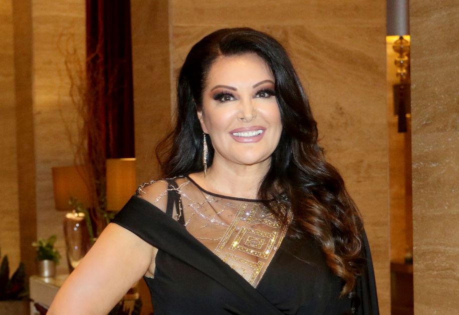 Dragana prvi put pokazala prelepog brata: Mirkovići stigli u Beč na slavlje kod pevačice (foto)