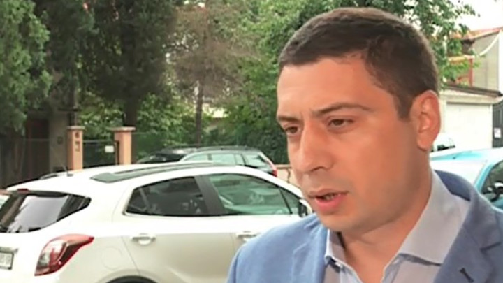 Dragomir Petronijević: Zastrašivanje cilj okupljanja SzS-a ispred Vesićevog stana