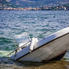 Drama na Dunavu: Ribar ispao iz čamca, gubi mu se svaki traki trag
