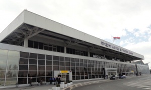 Drama na beogradskom aerodromu: Muškarac pokušao da prereže vrat