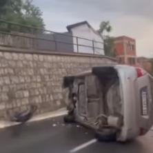 Drama na ulicama Zemuna! Automobil se prevrnuo - veliki oprez vozači