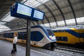Drama u Holandiji: Oko 500 putnika bilo zaglavljeno u vozu skoro pet sati