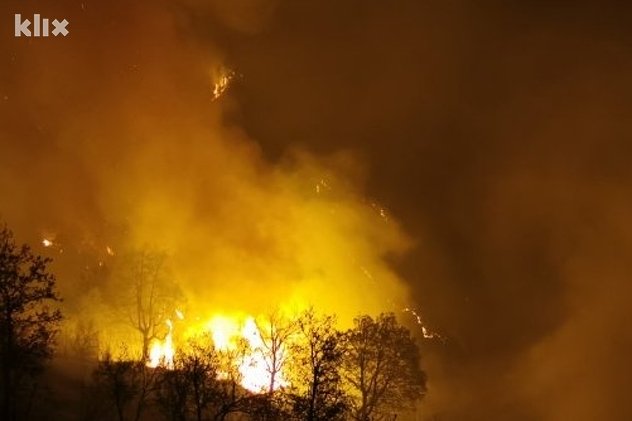 Dramatično stanje u Konjicu: Goloruki mještani brane domove od vatre, pomoć stiže tek u subotu