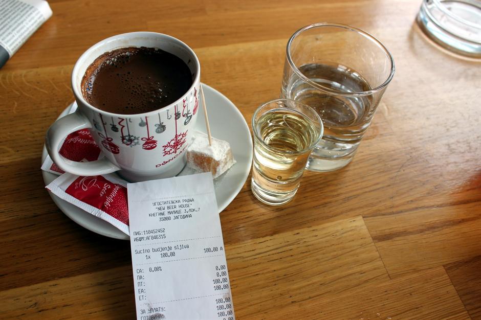 Dranje po kafićima: Zašto je Beograd skup?