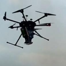 Dronovi izbacuju ZMAJEVA JAJA po Americi, evo čemu služe (VIDEO)