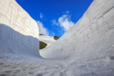 Drugačija vrsta zimovanja: Šetnja među snežnim zidovima visokim i do 20m