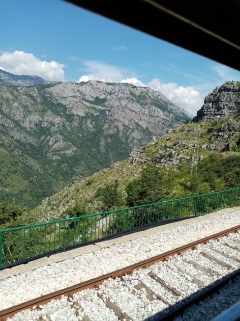Kanjon Morače: Majka poginula, povređeni otac se popeo uz liticu