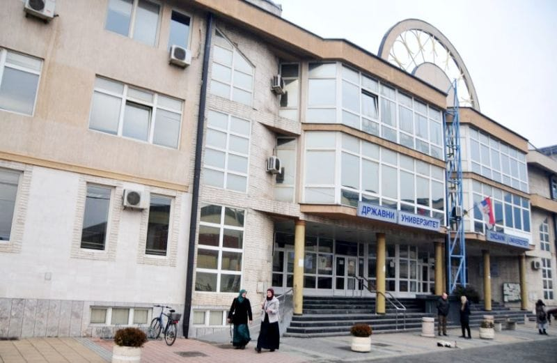 Državni univerzitet u Novom Pazaru zatvorio prostoriju za obavljanje namaza?