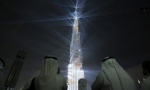 Dubai: Novogodišnji laserski šou na Burdž Kalifi za Ginisa (VIDEO)