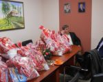 Dunav osiguranje obezbedilo novogodišnje paketiće za decu sa posebnim potrebama u Blacu