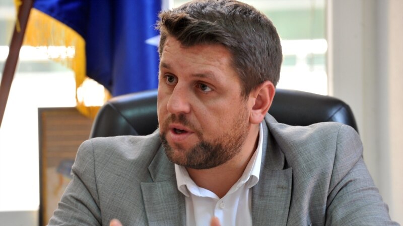 Duraković: Političkim nasiljem u Srebrenici se nameće podobni Bošnjak