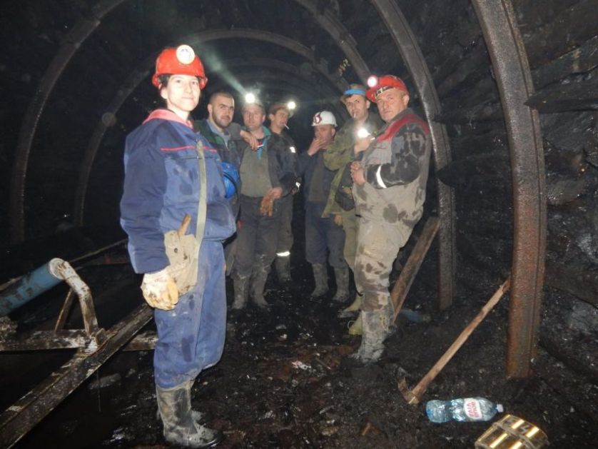Dušica sa fakultetskom diplomom radi u rudarskoj jami 200 m ispod zemlje: “Kad beže miševi, bežimo i mi”