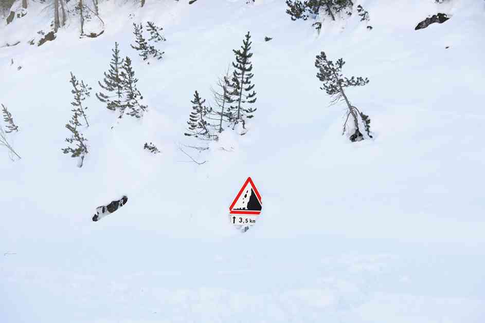 Dva dečaka pala s litice na Alpima, jedan od njih poginuo