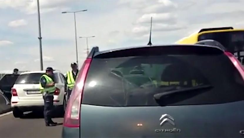 Dva lančana sudara napravila haos u Beogradu: Saobraćaj stoji, zakrčen auto-put! (VIDEO)