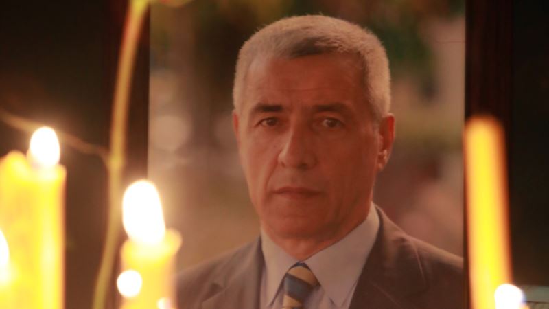 Dva pomena Oliveru Ivanoviću u Severnoj Mitrovici na treću godišnjicu ubistva