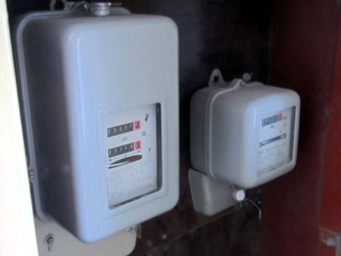 Dva radnika Elektrodistribucije prevarila više Nišlija – tražili novac da ih ne isključe sa mreže
