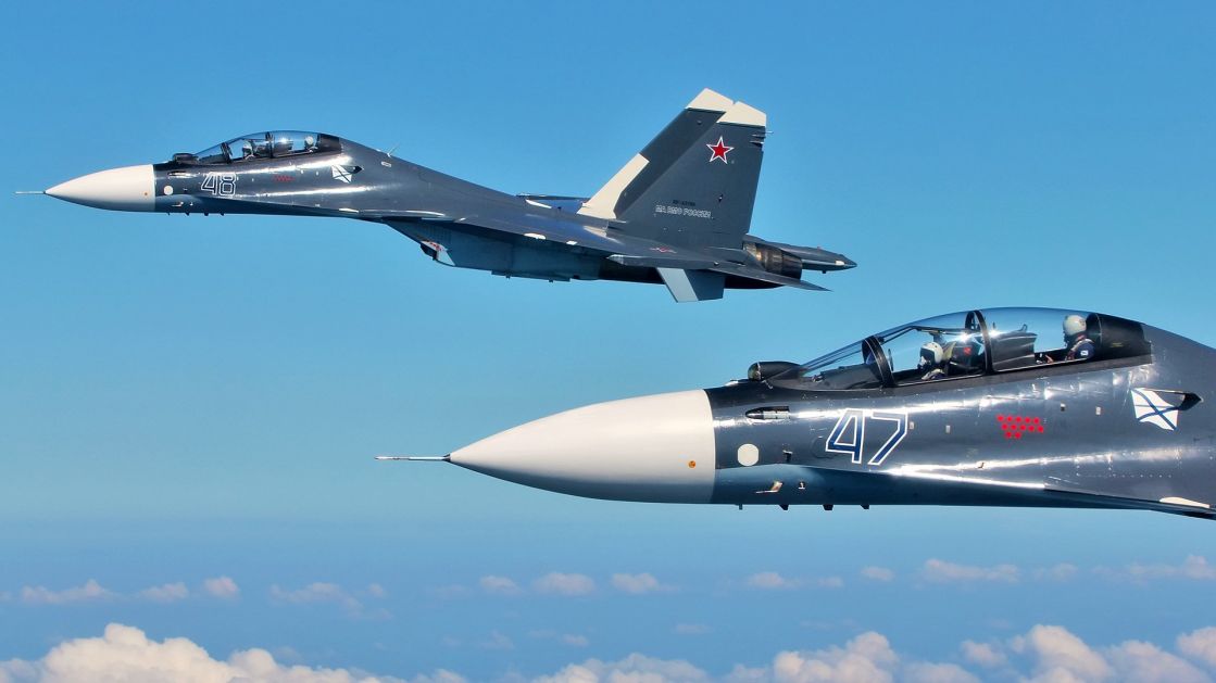 Dva ruska lovca Su-30 sprovela dva američka strateška bombardera B-1B iznad Crnog mora