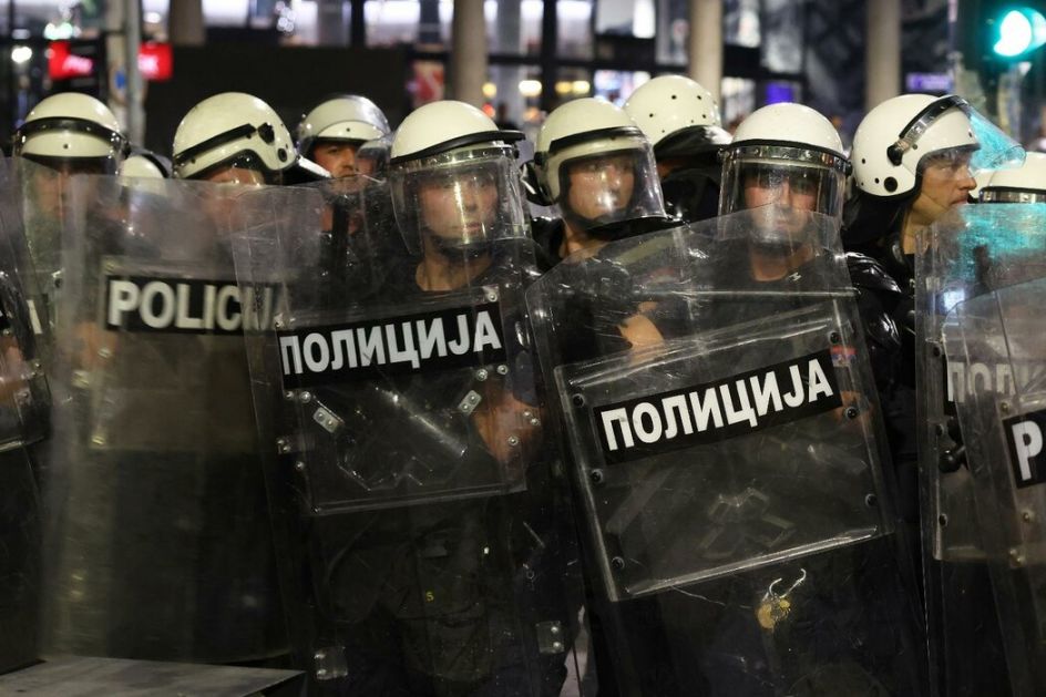 Završen protest ispred prostorija SNS na Novom Beogradu