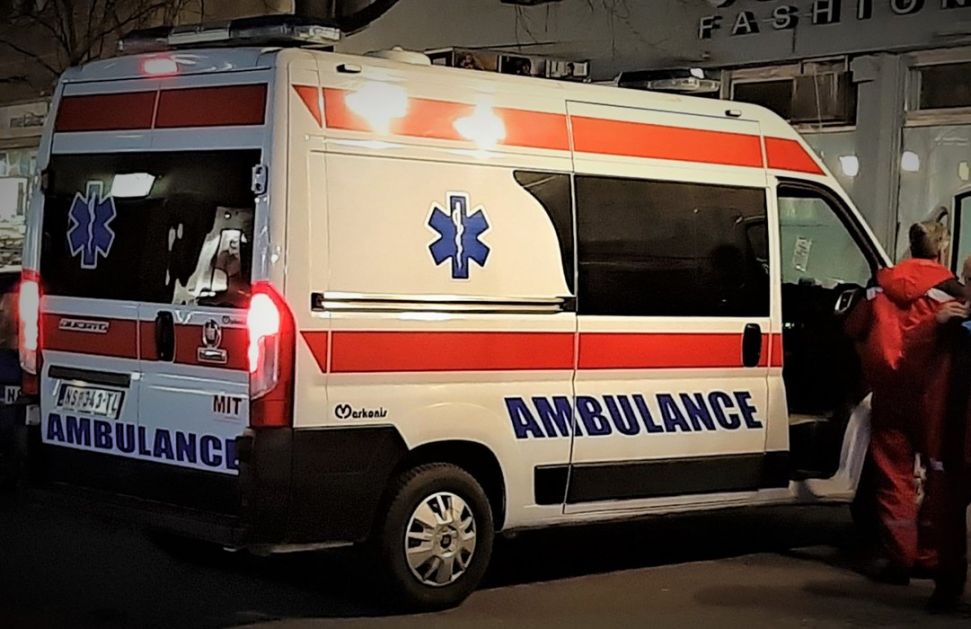 Dve osobe povređene, jedna teže, u udaru groma na fudbalskom terenu u blizini Loznice