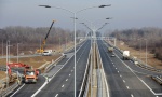 Dve petlje, osam ulaza i izlaza, most dugačak 1.581 metar, a od Surčina do Čačka za samo 55 minuta: Pogledajte iz vazduha deonicu auto-puta Miloš Veliki, koja će biti otvorena na Svetog Nikolu (VIDEO)