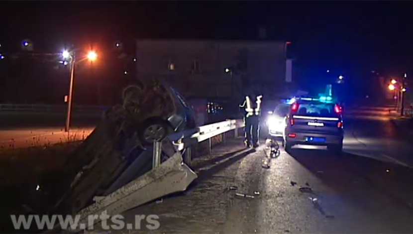 Dve saobraćajne nesreće na Smederevskom putu: Poginuo muškarac, drugi kolima upao u kanal pa pobegao (FOTO)