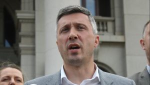 Dveri: Zastrašujuće pretnje Bošku Obradoviću i njegovoj porodici