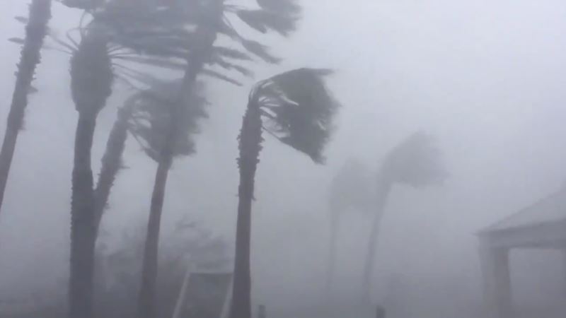 Dvije žrtve uragana na Floridi, pola miliona ljudi bez struje  