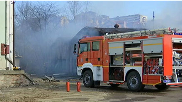 Dvoje ljudi poginulo u dva požara u Sremčici