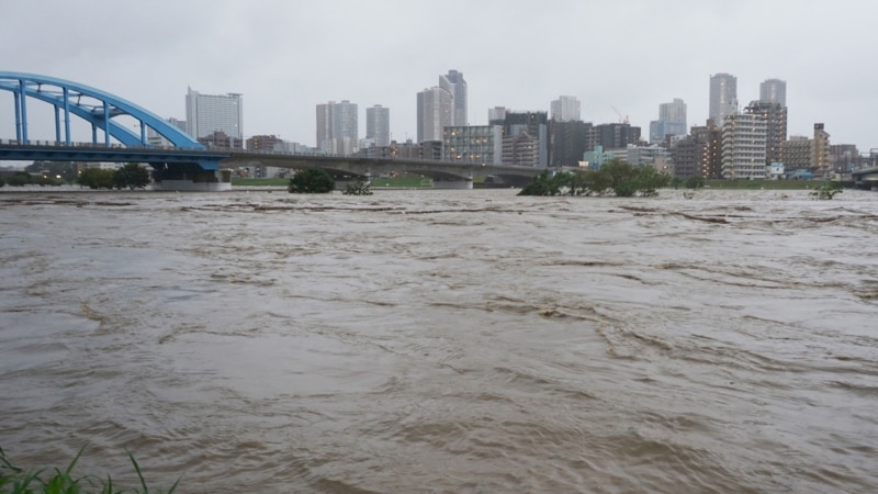 Dvoje mrtvih u poplavama i klizištima na jugozapadu Japana