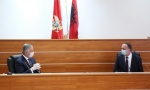 Dvostruki aršini vlasti: Đeljošaj dočekao Đukanovića u Tuzima sa albanskom zastavom!