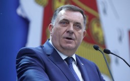 
					Džaferović: Dodikova poseta Vatikanu nije u ime Predsedništva BiH 
					
									