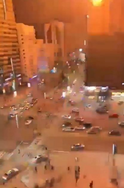 EKSPLOZIJE U ABU DABIJU: Panika u gradu, sirene odjekuju a ulice prepune ljudi! Sumnja se na rakete pobunjenika! (VIDEO)