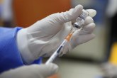 EMA u ponedeljak odlučuje o trećoj dozi Fajzerove vakcine