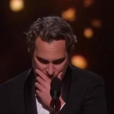 EMOTIVNI DŽOKER: Hoakin Finiks je pomenuo svog POKOJNOG BRATA i rasplakao sve na dodeli Oskara