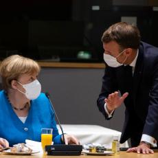 EU IDE KA SOPSTVENOJ PROPASTI: Makron i Merkelova dva puta besni napuštali samit u Briselu