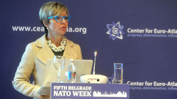 NATO: Srbija treba sama da odluči da li želi u savez