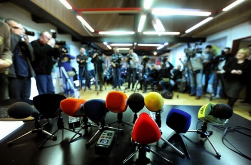 EU i SAD osudile pokušaj zastrašivanja novinara